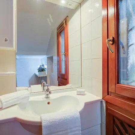 Oasi With Private Pool - Happy